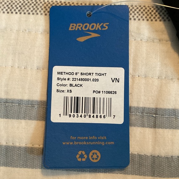 NWT Brooks Women Method 8’ short tight short leggings with pockets out of stock - Picture 4 of 9